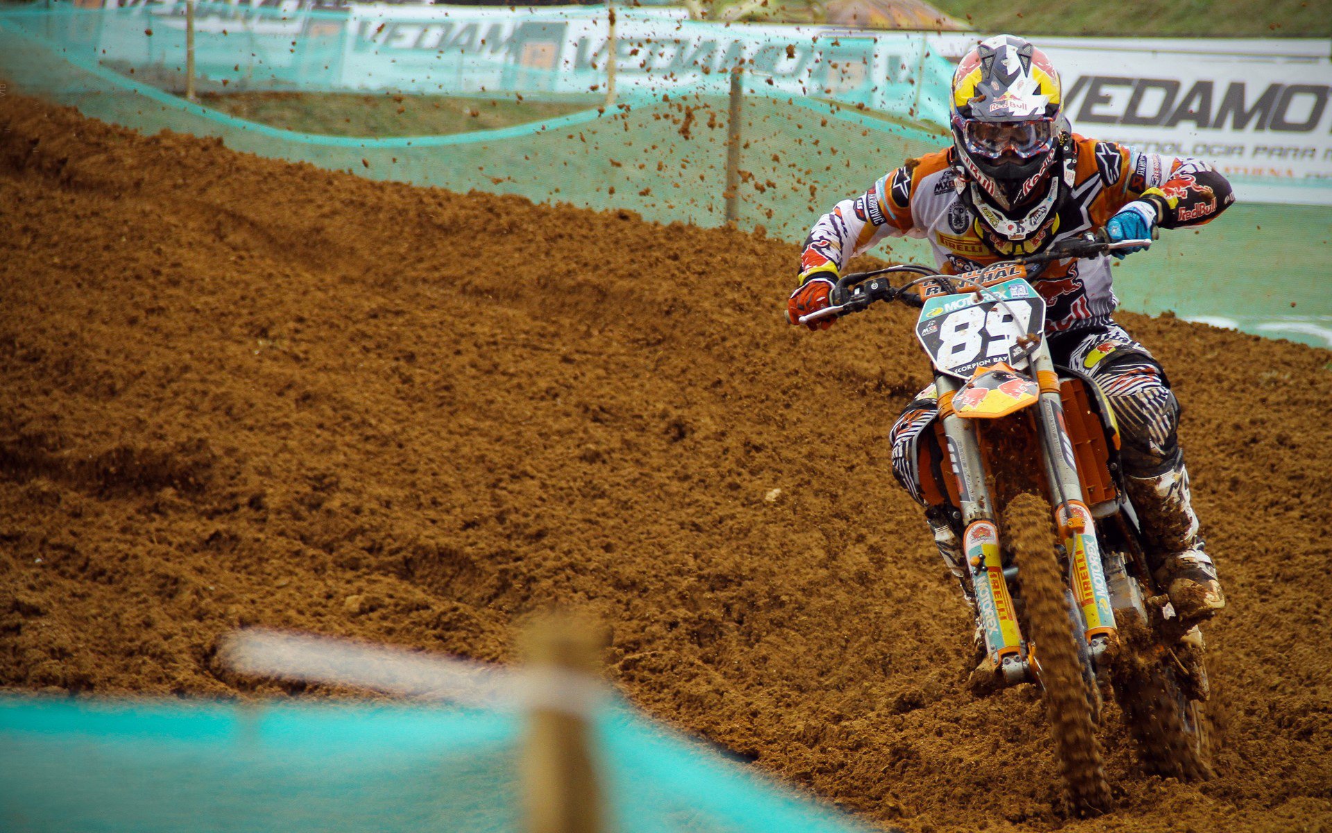 _极地雪地赛车：冰天雪地中的极速狂飙_，北极雪地车